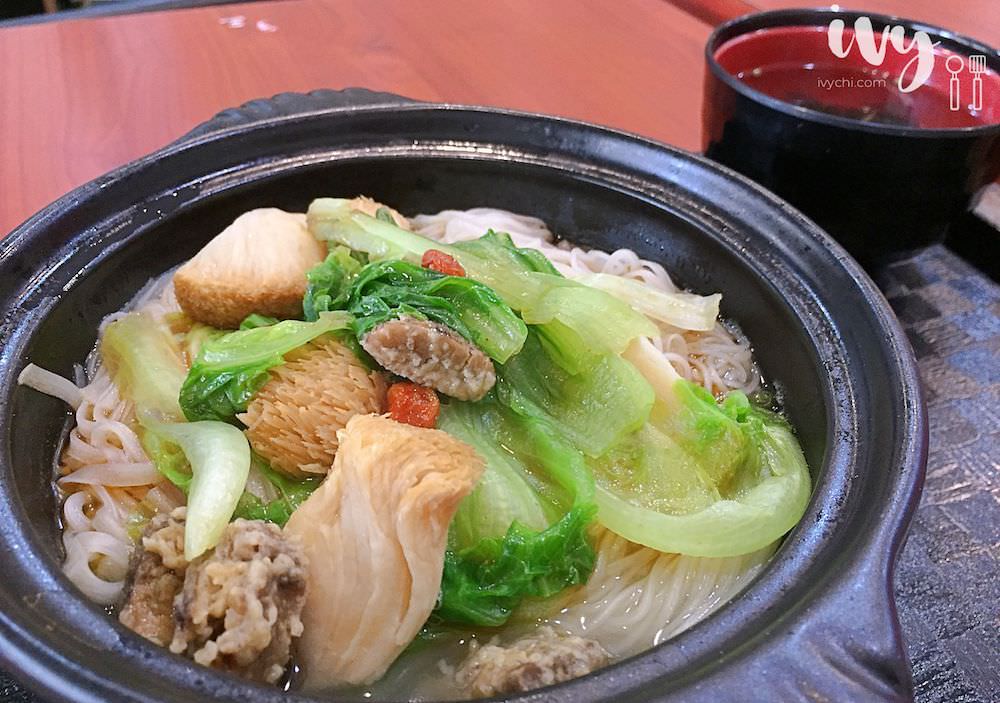 林家素食|台南成功大學平價素食推薦，素食港式蘿蔔糕與砂鍋麻油麵線試過就忘不了！