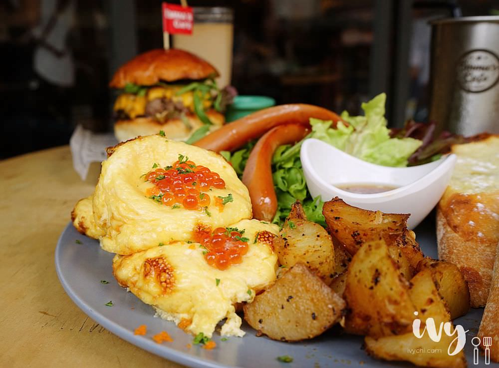 Emma’s Cafe|二訪中國醫附近巷弄早午餐廳，全新菜單上市，提供老少咸宜的和風洋食和重磅漢堡，還有客製化包場服務！