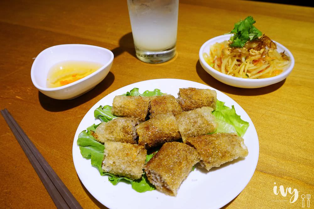 花越香越式料理|走進台中森林系越南餐廳，大片花牆任你拍，清甜爽口的味道很開胃！