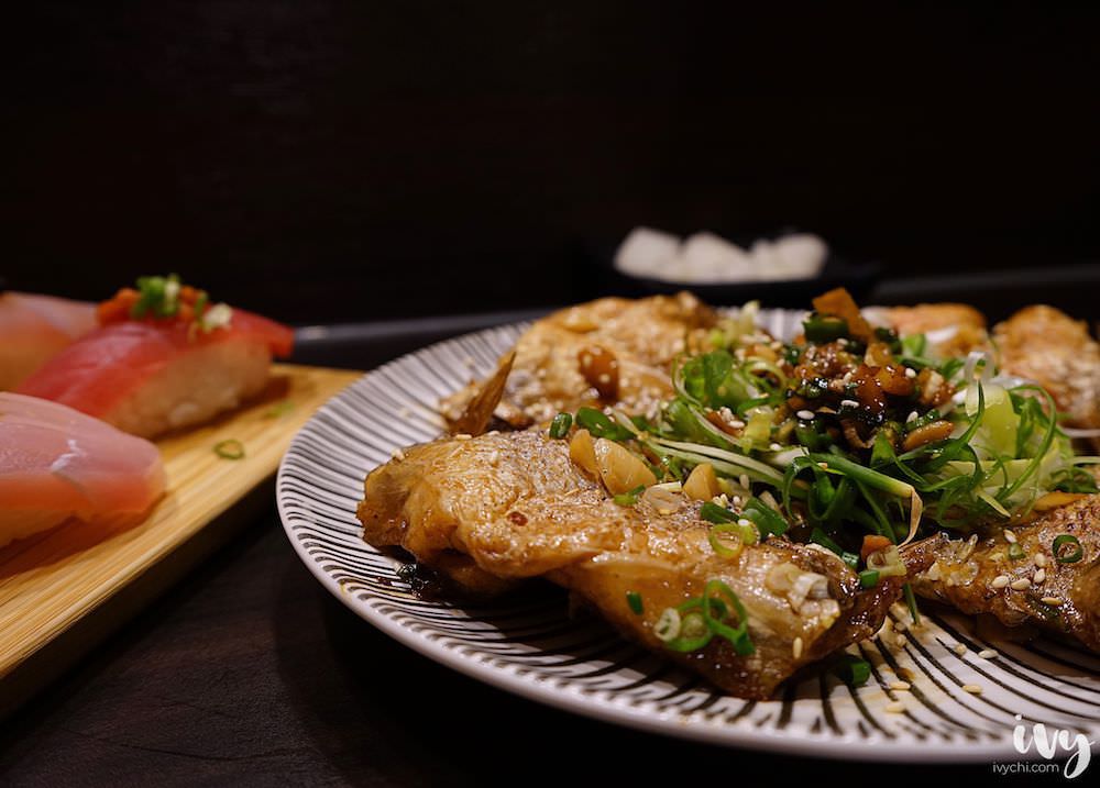無二壽司|台中華美黃昏市場平價深夜日式餐廳，創意料理和隱藏菜單絕對要試，還可外帶綜合花壽司！