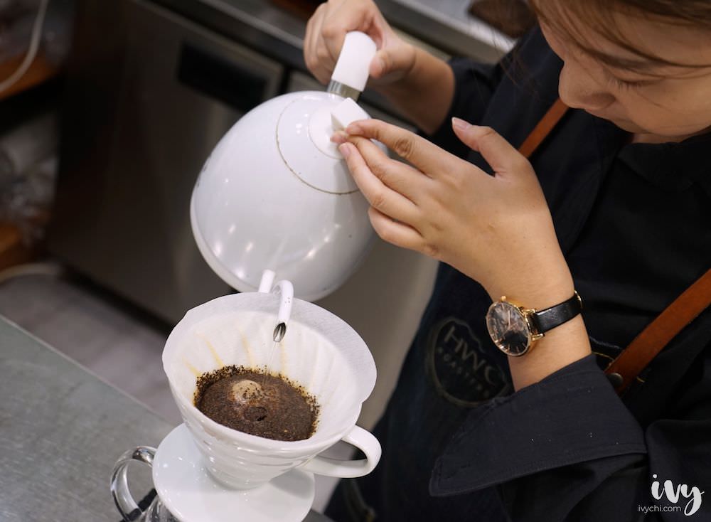 HWC黑沃咖啡|台中手沖咖啡店推薦，台中珍奶節雙冠王精品拿鐵，還有特別的咖啡問診服務喲！
