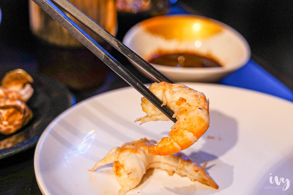 八吃蝦 |台中桌旁流水道直接現撈泰國蝦，還有生鮮燒烤+蒙古烤肉通通吃到飽!