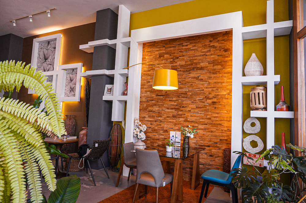 犀牛咖啡 |台中南區美食，結合早午餐和傢俱店的複合式咖啡廳，彷彿就在叢林用餐！