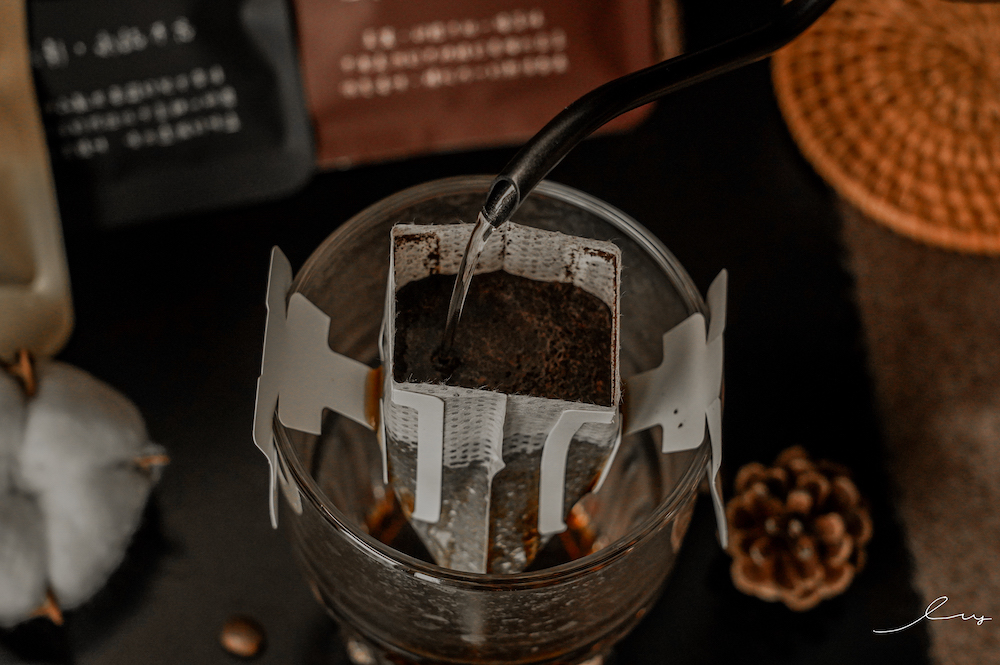 公益禮盒推薦 |德里斯咖啡Delicioso和長照協會聯名的濾掛式精品咖啡禮盒，好喝又精緻的伴手禮！