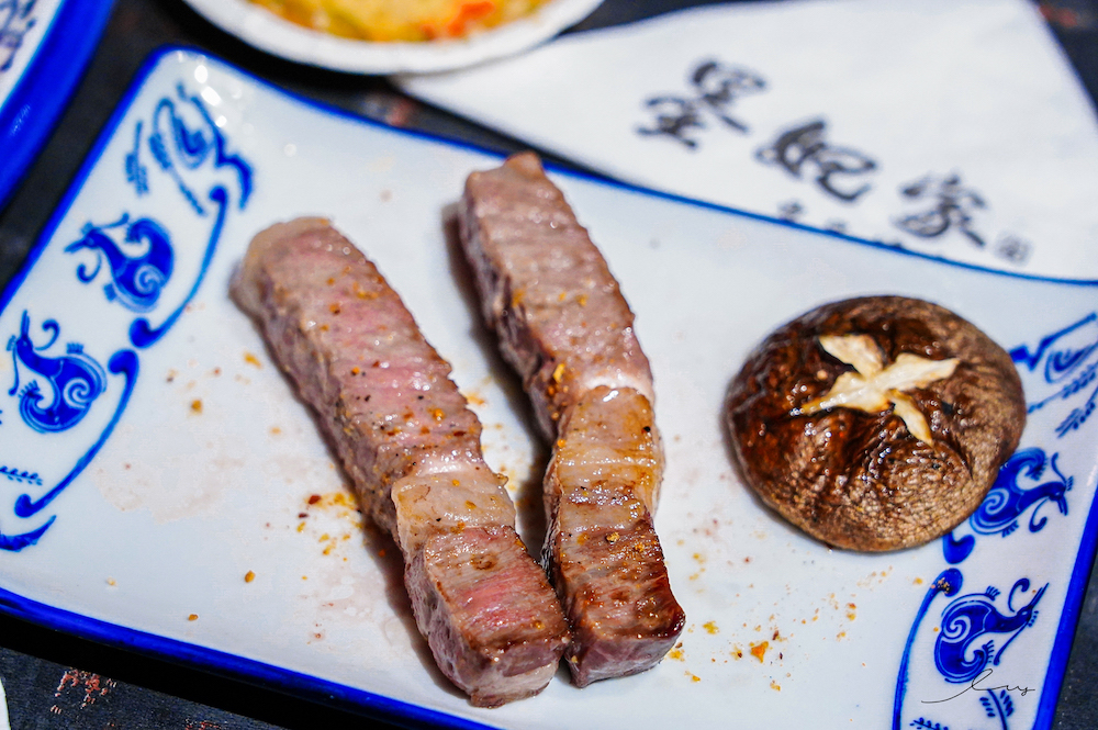 墨妃家京品燒肉 |台中南屯燒肉推薦，宵夜時段也能吃到中國宮廷風燒肉，主打乾式熟成肉盤超大器！