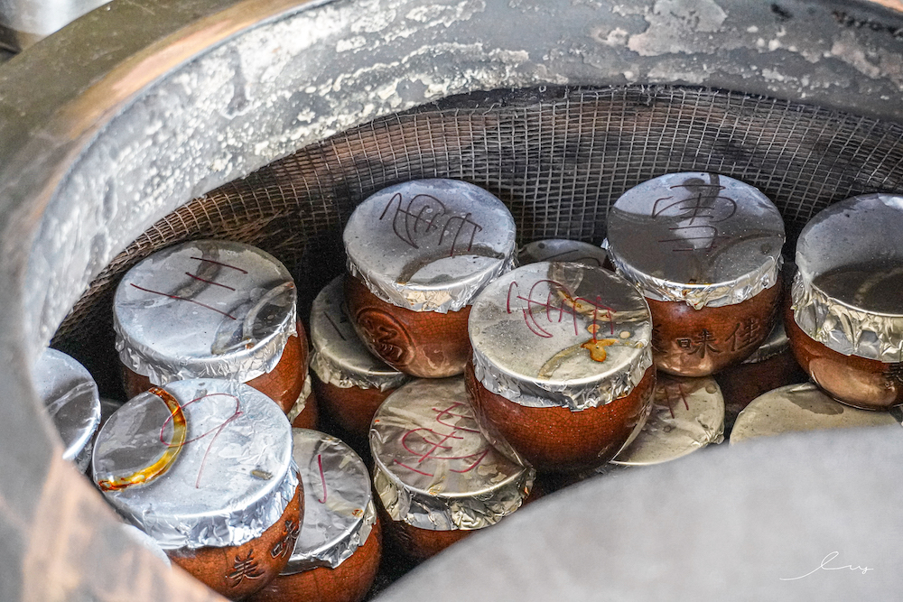 埔里本味瓦罐煨湯 |南投埔里美食，食尚玩家也推薦的炭火慢煨一盅補湯！