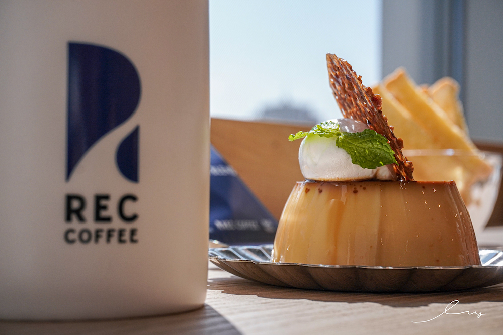 REC COFFEE |台中26樓景觀咖啡廳，不限時溫暖風格空間，下午茶還能盡收台中高樓美景！