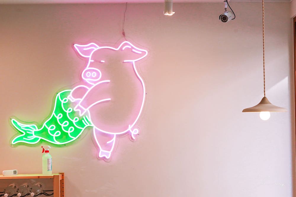 oink oink 小豬先生 |台中美術館旁的清新義式小餐館，寵物友善餐廳，創意義式早午餐份量澎派又美味！