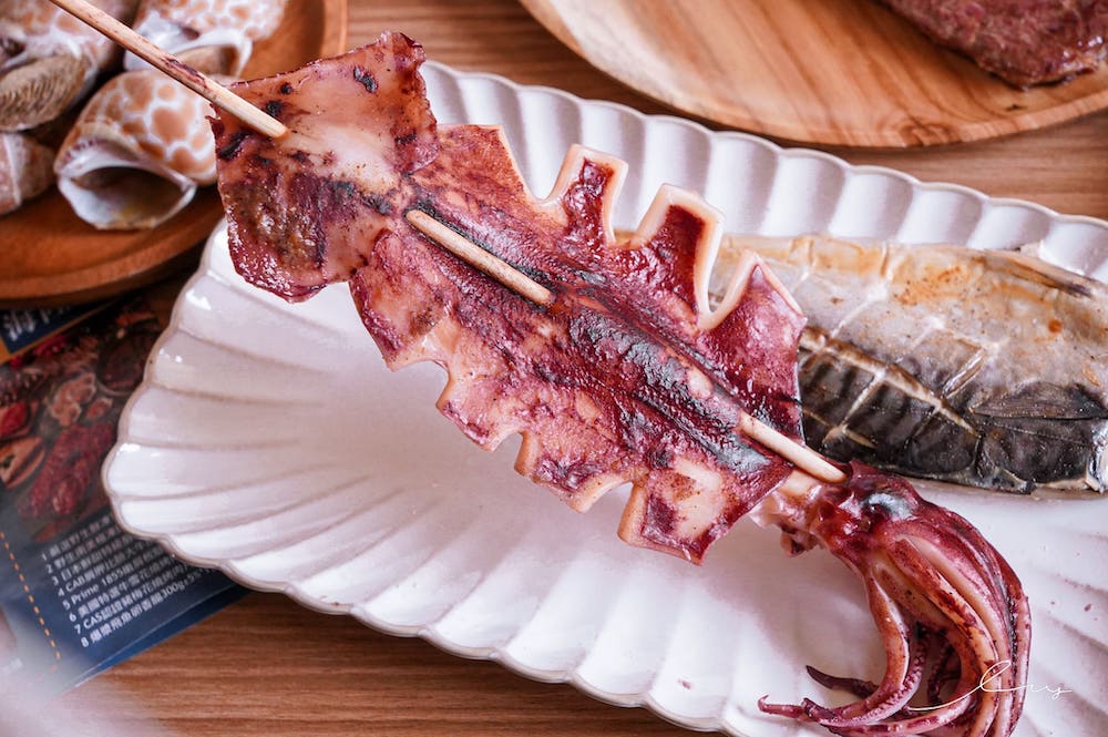 就是愛海鮮2022中秋宅配烤肉禮盒 |彰化花壇海鮮肉品市場，百樣精選生鮮食材，還買得到現撈活體泰國蝦！
