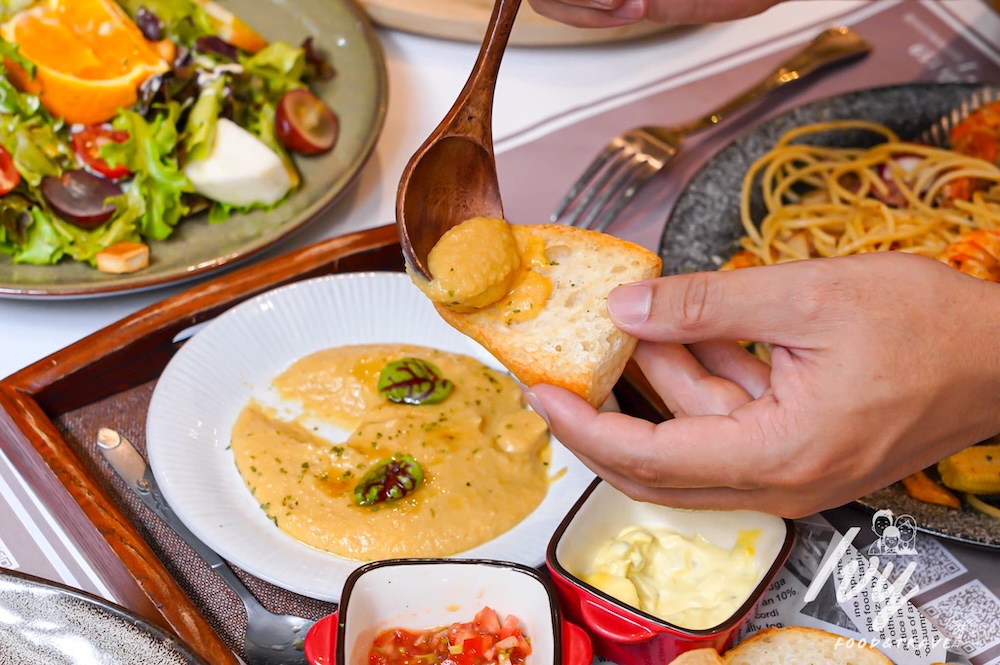 綠萼159 |台中北屯寵物餐廳,儀式感滿分的南法料理,還能餵食摸萌兔! 20250714223325 0 7b1a8d