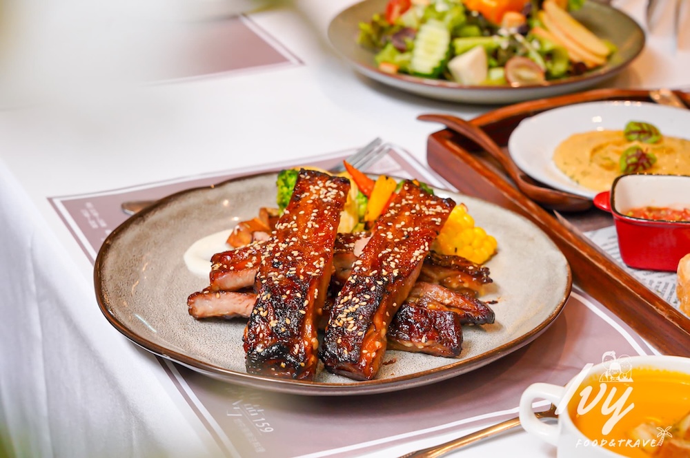 綠萼159 |台中北屯寵物餐廳,儀式感滿分的南法料理,還能餵食摸萌兔! 20250715093823 0 b5116b