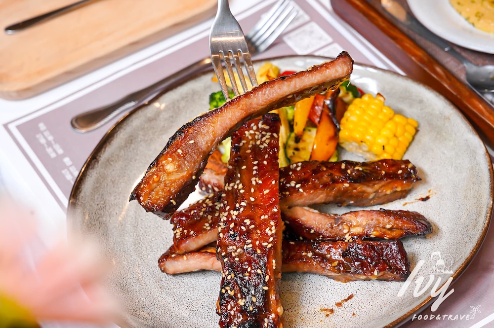 綠萼159 |台中北屯寵物餐廳,儀式感滿分的南法料理,還能餵食摸萌兔! 20250715093827 0 780513