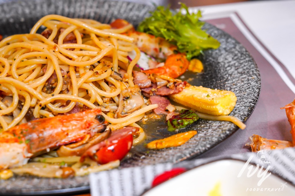 綠萼159 |台中北屯寵物餐廳,儀式感滿分的南法料理,還能餵食摸萌兔! 20250715094132 0 2ada87