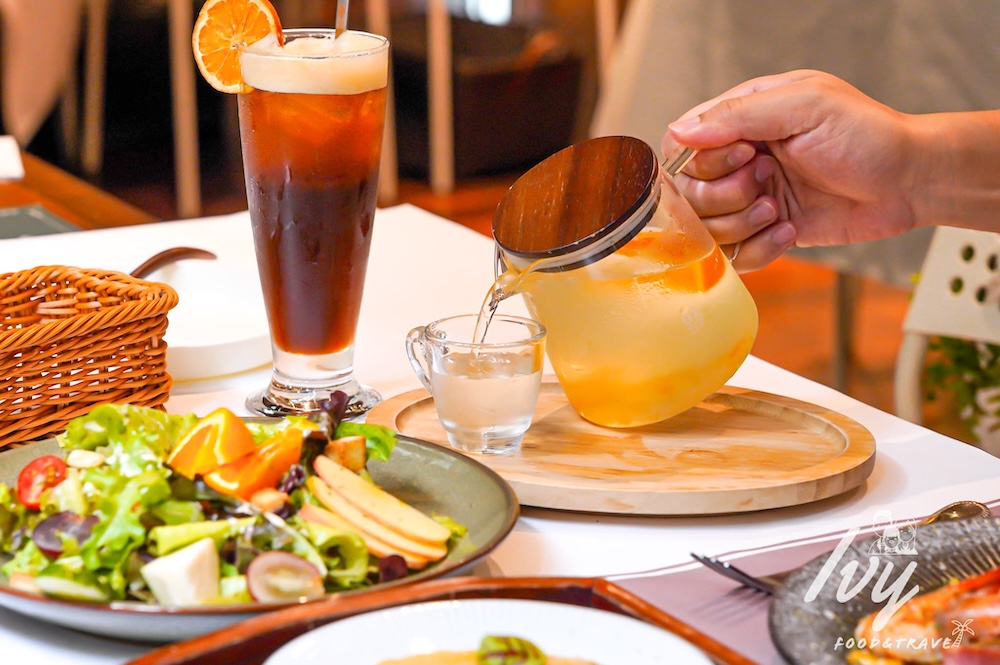 綠萼159 |台中北屯寵物餐廳,儀式感滿分的南法料理,還能餵食摸萌兔! 20250715094340 0 a2361e