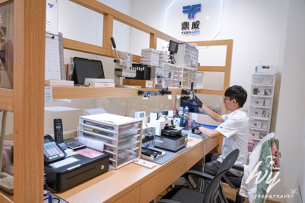 鼎威維修 |台中iPhone換電池推薦專家,Apple原廠認證零件,維修過程全程錄影、售後完善超放心! 20250801214948 0 6332d9