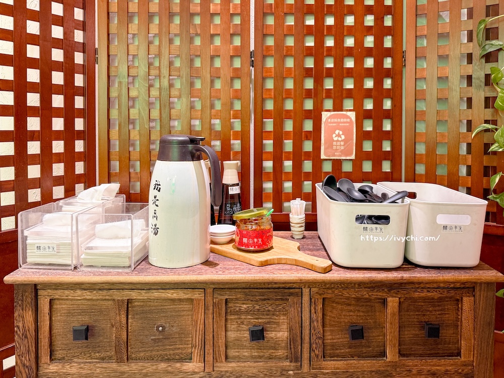 麵由辛生|南屯萬和宮美食,2千多則4.7高評價台中麵店,滿足嗜辣者的愛好! 20250822115349 0 89d27c