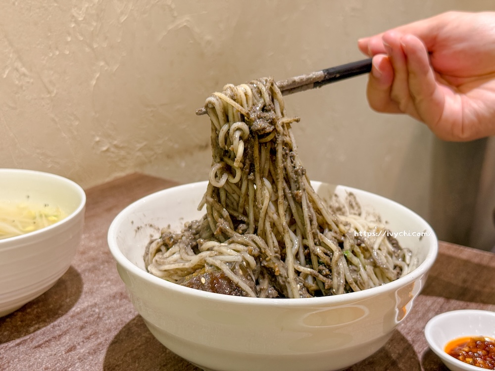 麵由辛生|南屯萬和宮美食,2千多則4.7高評價台中麵店,滿足嗜辣者的愛好! 20250822121355 0 c40947