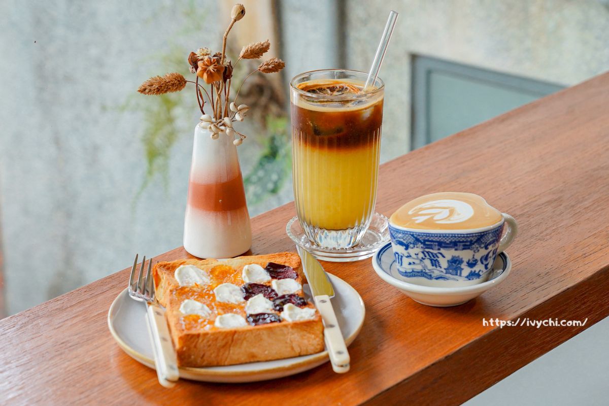 ART BAR |台中南區咖啡廳推薦，油畫吐司與紐約美式咖啡的不同體驗!