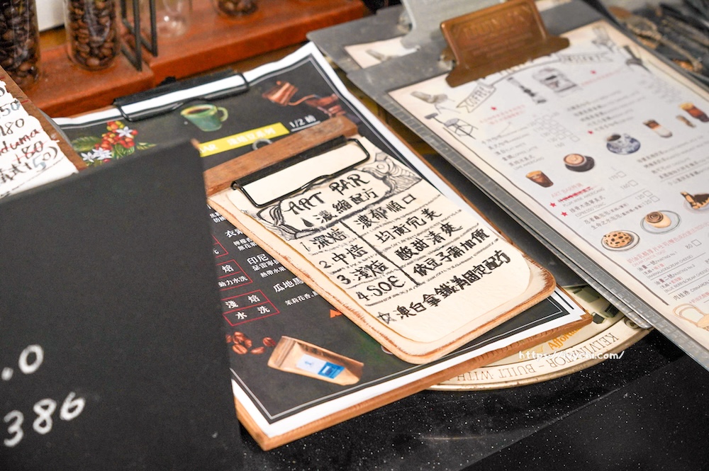 ART BAR |台中南區咖啡廳推薦,油畫吐司與紐約美式咖啡的不同體驗! 20251002222420 0 af2be8