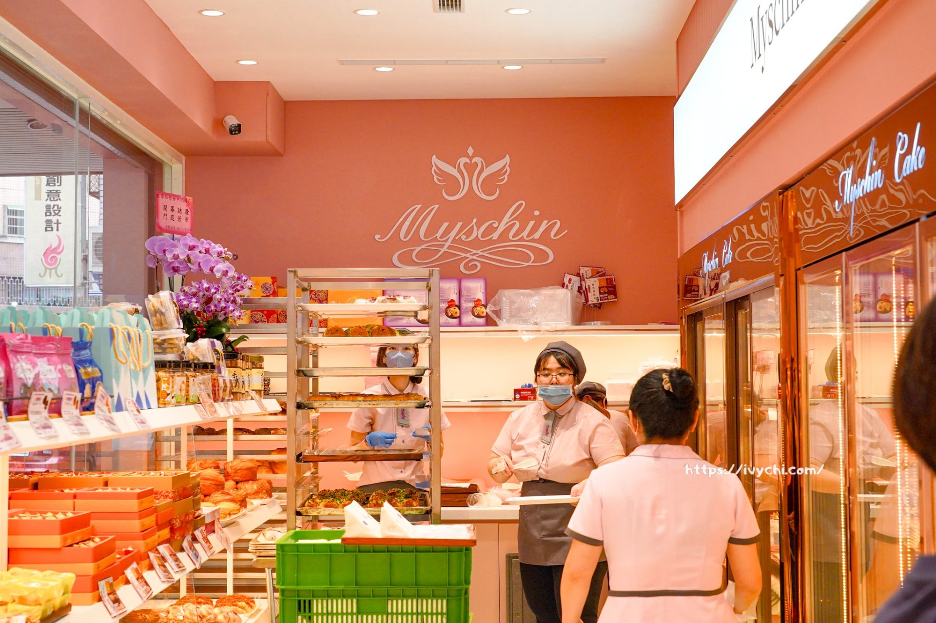 麥仕佳台中旅順店 |台中首間粉色門市夢幻開幕,免費三明治+超萌娃娃+新品麵包搶先看! 20251030223756 0 e23441