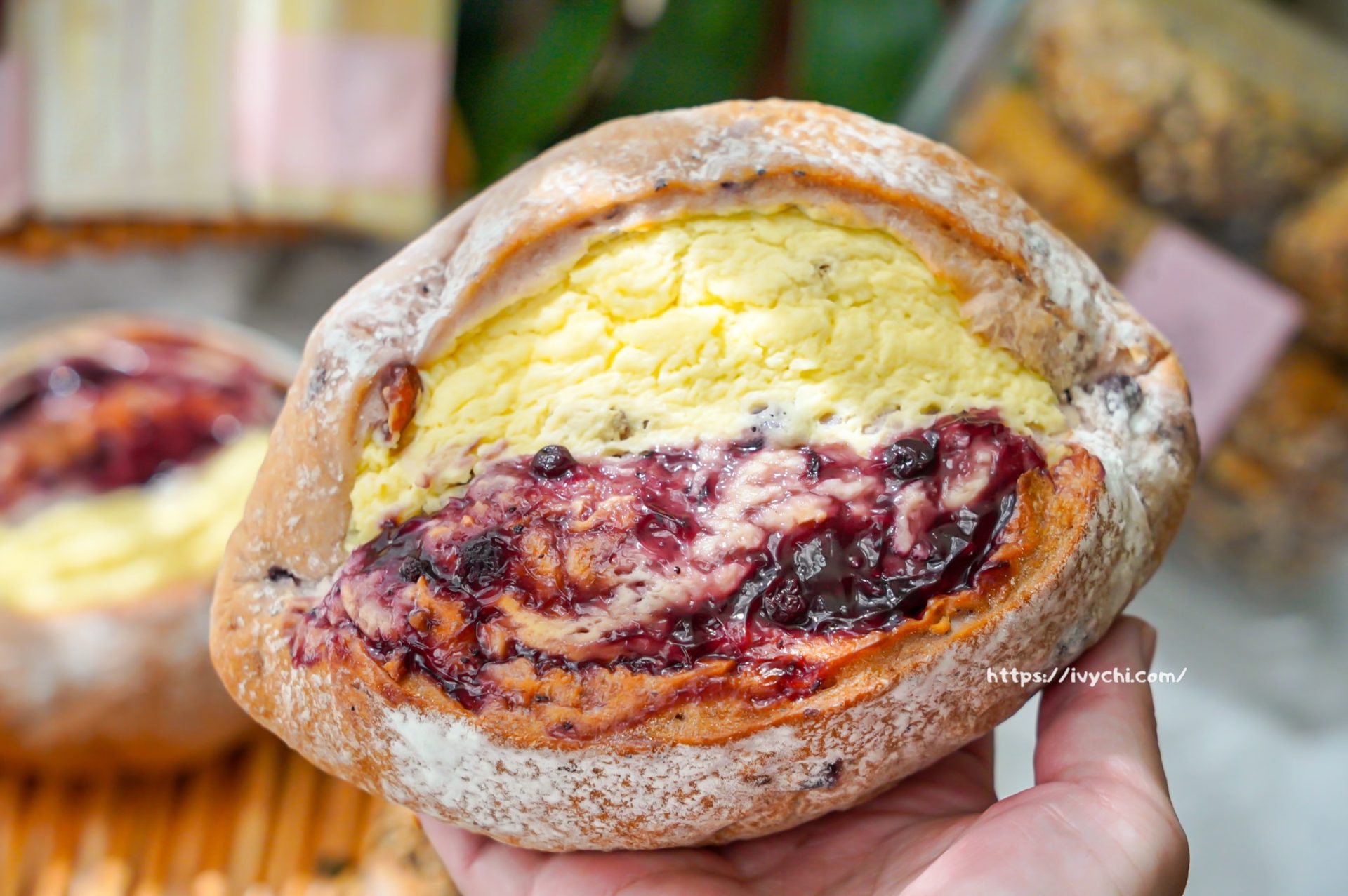 麥仕佳台中旅順店 |台中首間粉色門市夢幻開幕,免費三明治+超萌娃娃+新品麵包搶先看! 20251031092308 0 d14123