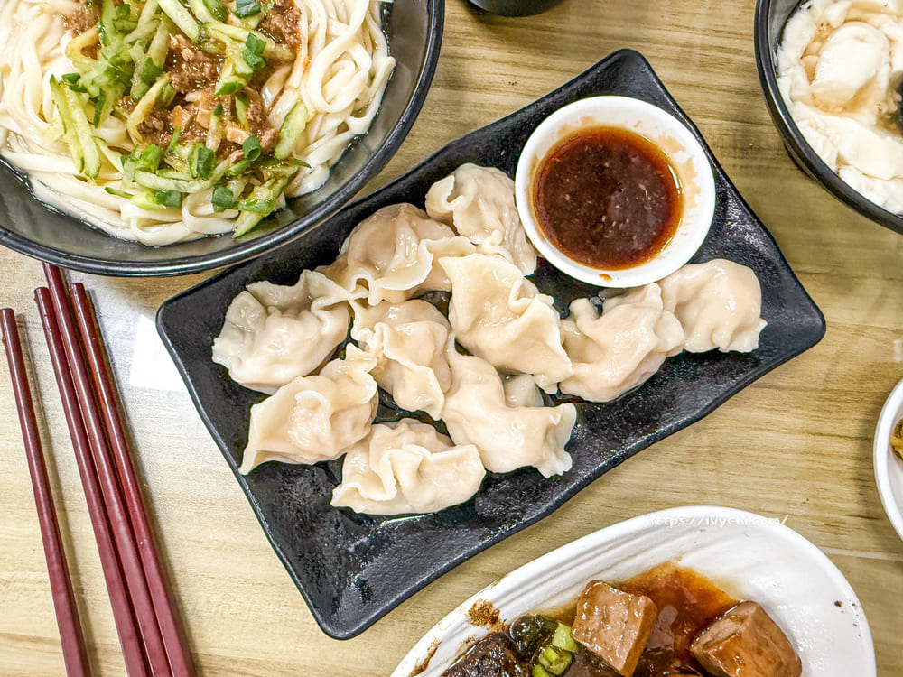 一家牛肉麵店 |梧棲麵店推薦,被牛肉麵耽誤的豆花!手工豆漿豆花免費吃到飽,CP值爆棚! 20251113151457 0 390ad6