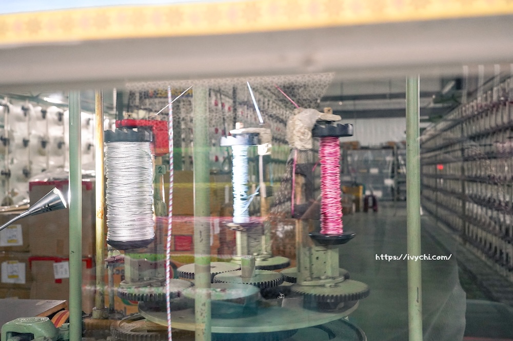 緞帶王觀光工廠 |彰化免門票親子景點推薦,上萬種緞帶秘密基地,還有DIY手作+免費染色體驗一次玩! 20251126225227 0 8cdf48