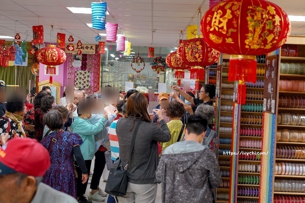 緞帶王觀光工廠 |彰化免門票親子景點推薦,上萬種緞帶秘密基地,還有DIY手作+免費染色體驗一次玩! 20251127095039 0 b14dcc