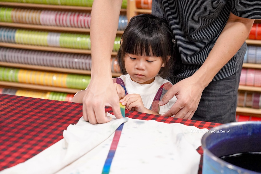 緞帶王觀光工廠 |彰化免門票親子景點推薦,上萬種緞帶秘密基地,還有DIY手作+免費染色體驗一次玩! 20251127123320 0 55742f