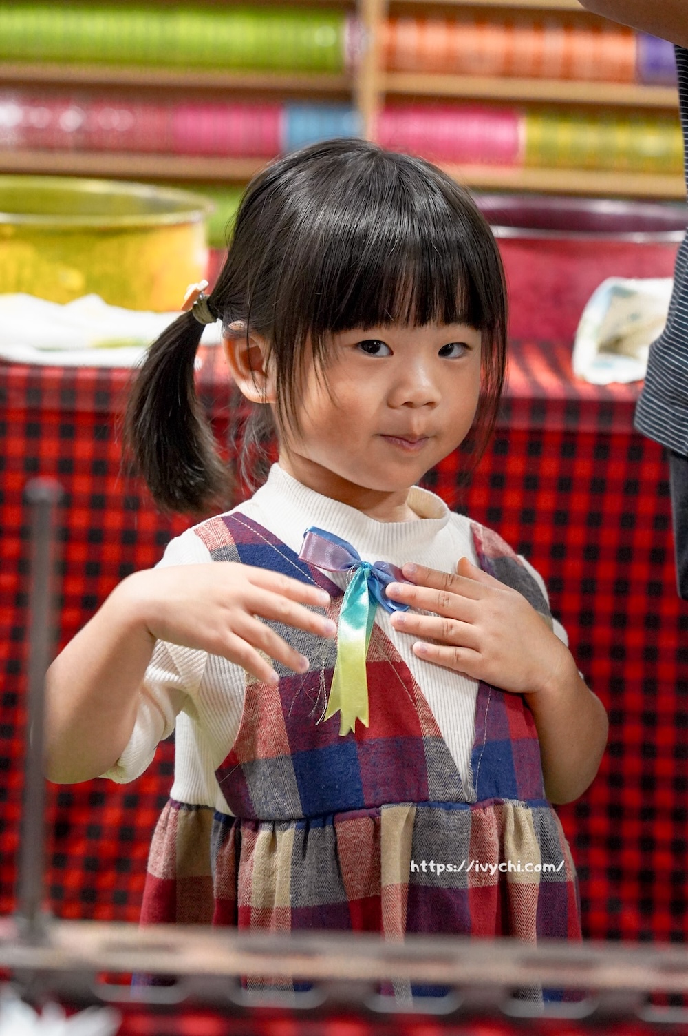 緞帶王觀光工廠 |彰化免門票親子景點推薦,上萬種緞帶秘密基地,還有DIY手作+免費染色體驗一次玩! 20251127123323 0 51564f