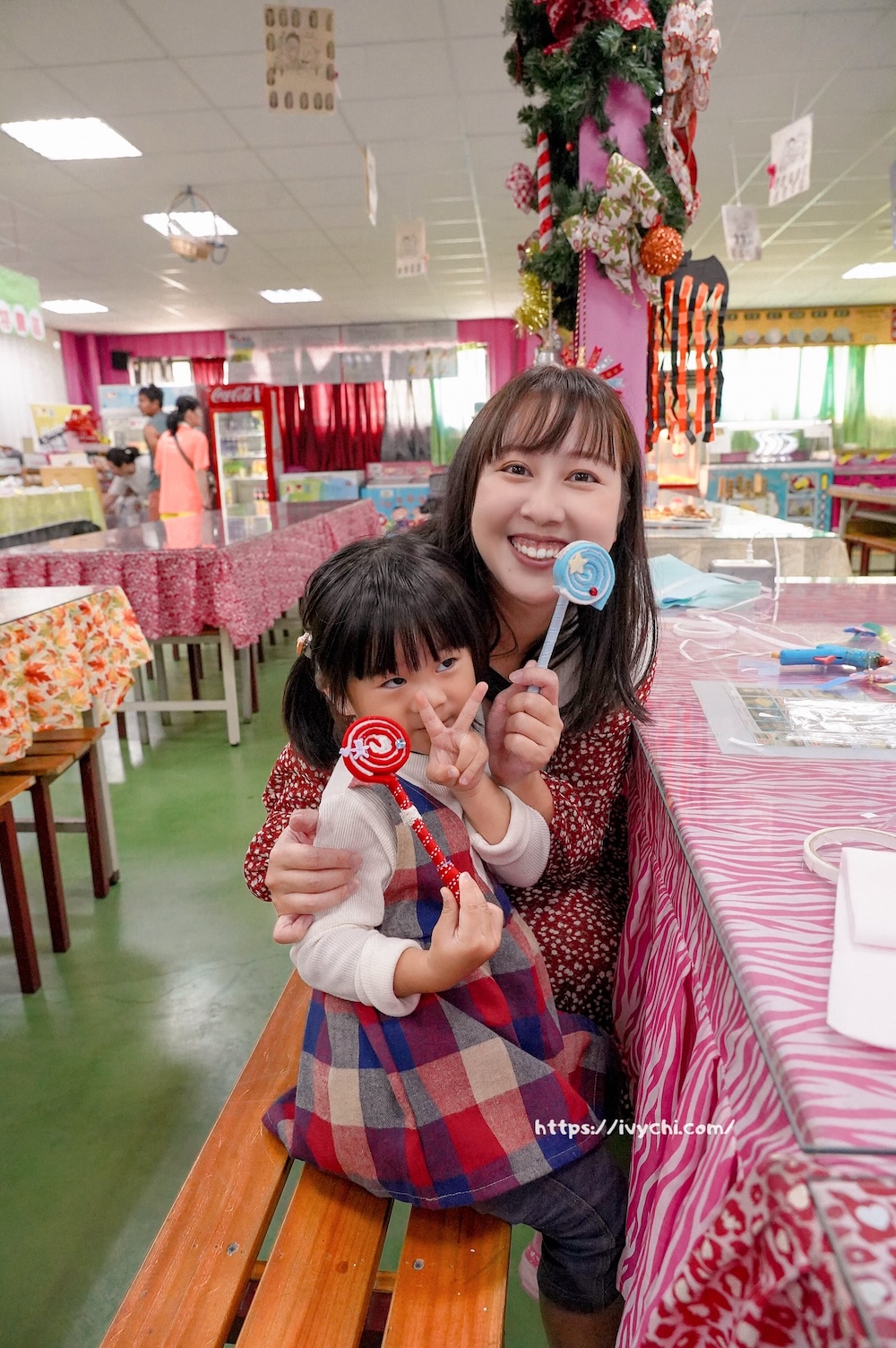 緞帶王觀光工廠 |彰化免門票親子景點推薦,上萬種緞帶秘密基地,還有DIY手作+免費染色體驗一次玩! 20251128110801 0 c47898