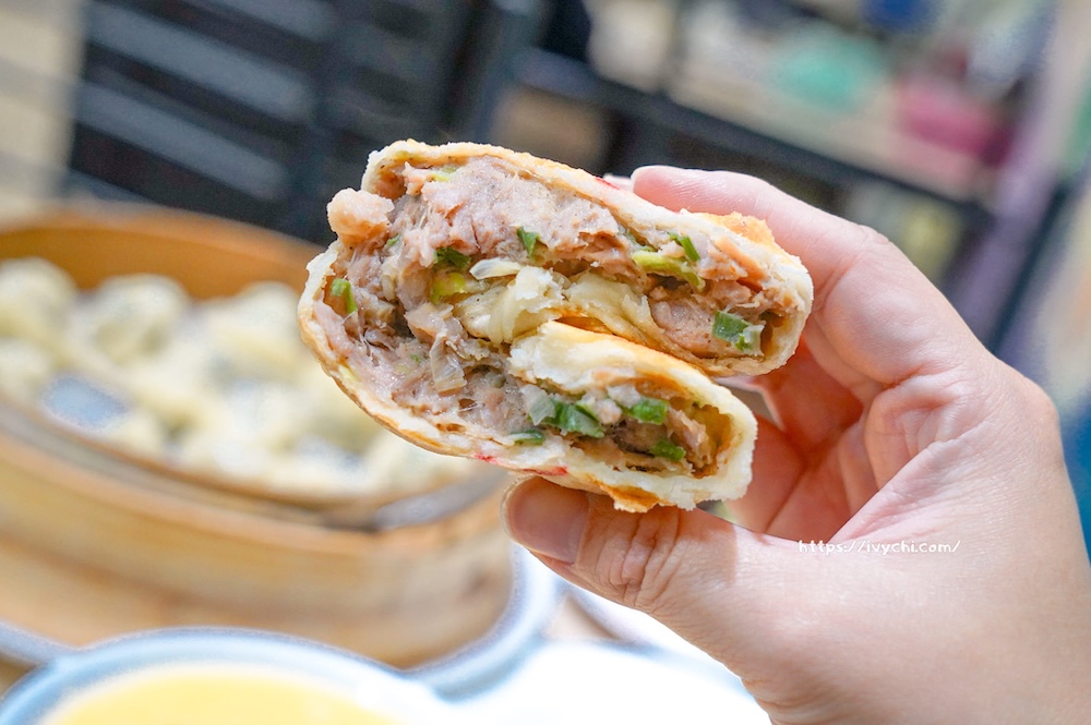 南投梅園餡餅粥 |中興新村老饕推薦排隊美食,餡餅、蒸餃、小米粥,每口都銷魂! 20260408114807 0 b79ad8