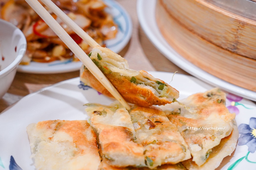 南投梅園餡餅粥 |中興新村老饕推薦排隊美食,餡餅、蒸餃、小米粥,每口都銷魂! 20260408115453 0 91f228