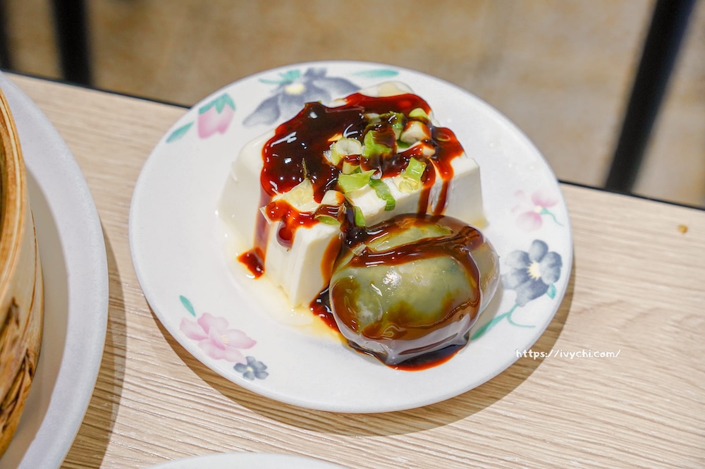 南投梅園餡餅粥 |中興新村老饕推薦排隊美食,餡餅、蒸餃、小米粥,每口都銷魂! 20260408115735 0 f4a10a