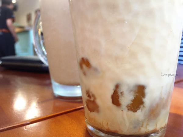 福森咖啡 鮮奶茶 黑糖芋圓鮮奶茶