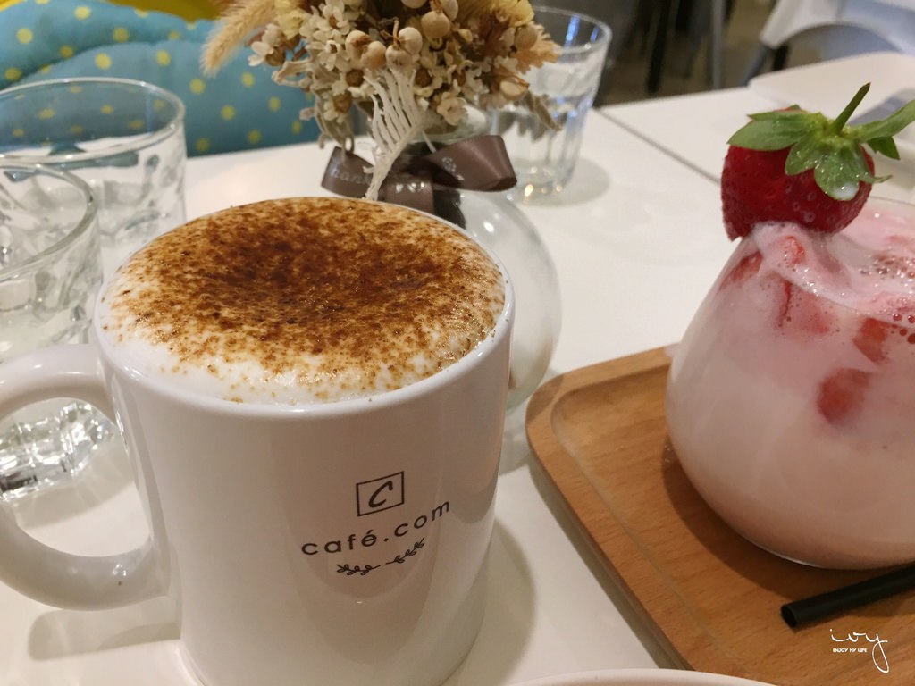 台南北區早午餐咖啡廳推薦，噠慷咖啡館cafe.com|